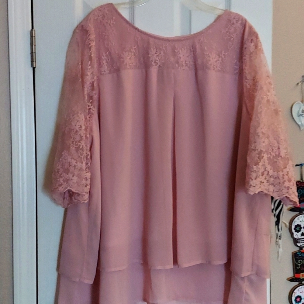 Lovely blush colored layered top, 3x from Emery Rose. New with tag.